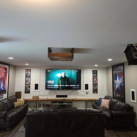 Premier Retreat With Hot Tub, Theater & Pool Table Villa Hollister ภายนอก รูปภาพ