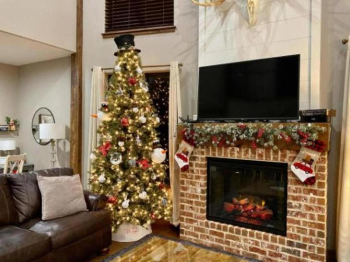 Premier Retreat With Hot Tub, Theater & Pool Table Villa Hollister ภายนอก รูปภาพ