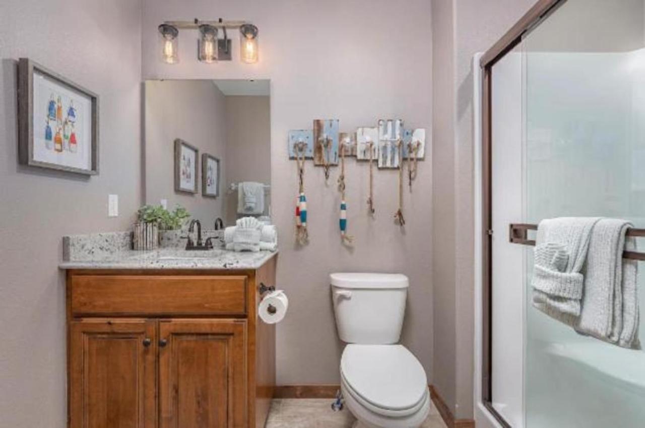Premier Retreat With Hot Tub, Theater & Pool Table Villa Hollister ภายนอก รูปภาพ