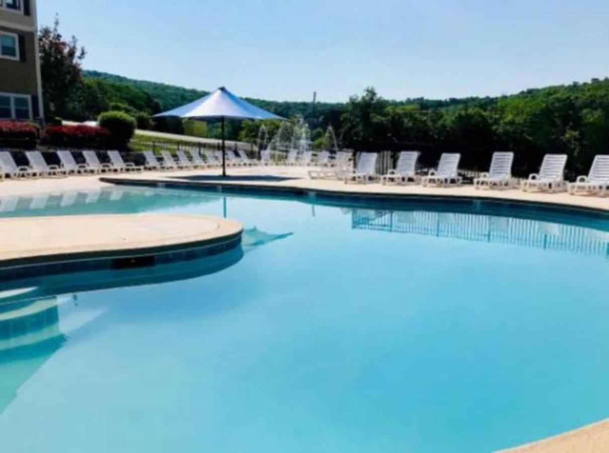 Premier Retreat With Hot Tub, Theater & Pool Table Villa Hollister ภายนอก รูปภาพ