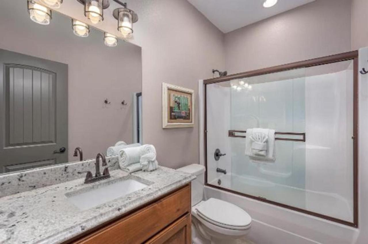 Premier Retreat With Hot Tub, Theater & Pool Table Villa Hollister ภายนอก รูปภาพ