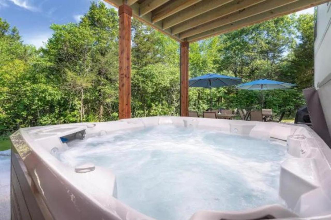 Premier Retreat With Hot Tub, Theater & Pool Table Villa Hollister ภายนอก รูปภาพ
