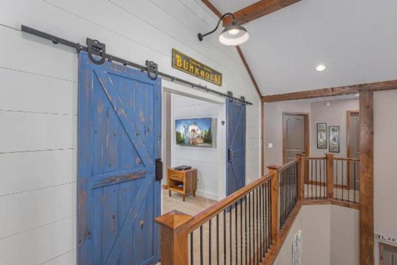 Premier Retreat With Hot Tub, Theater & Pool Table Villa Hollister ภายนอก รูปภาพ