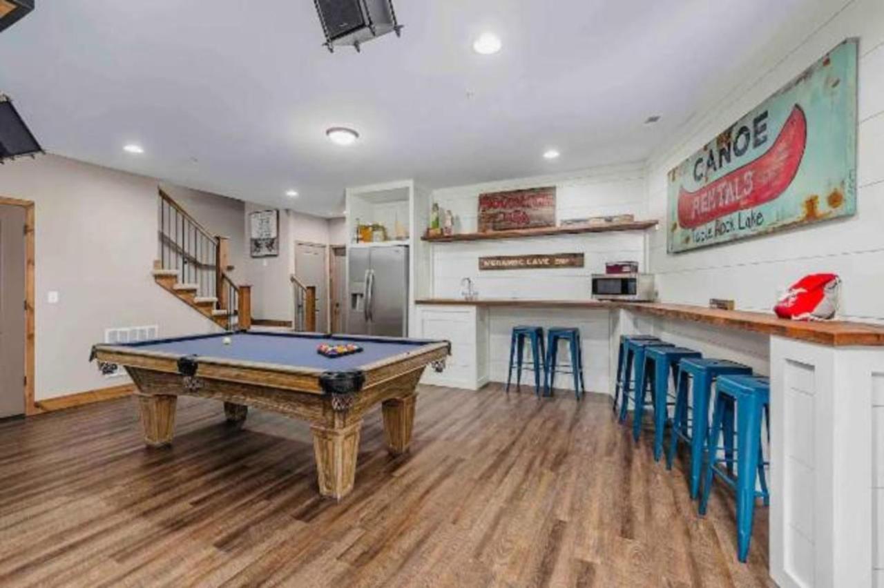 Premier Retreat With Hot Tub, Theater & Pool Table Villa Hollister ภายนอก รูปภาพ