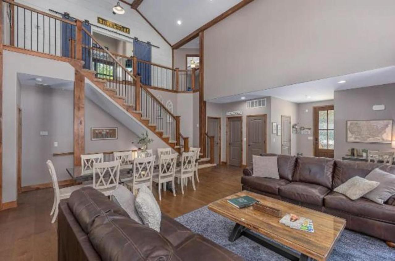 Premier Retreat With Hot Tub, Theater & Pool Table Villa Hollister ภายนอก รูปภาพ
