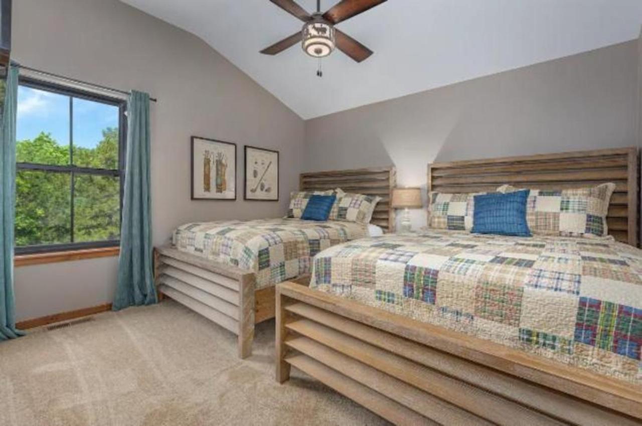 Premier Retreat With Hot Tub, Theater & Pool Table Villa Hollister ภายนอก รูปภาพ