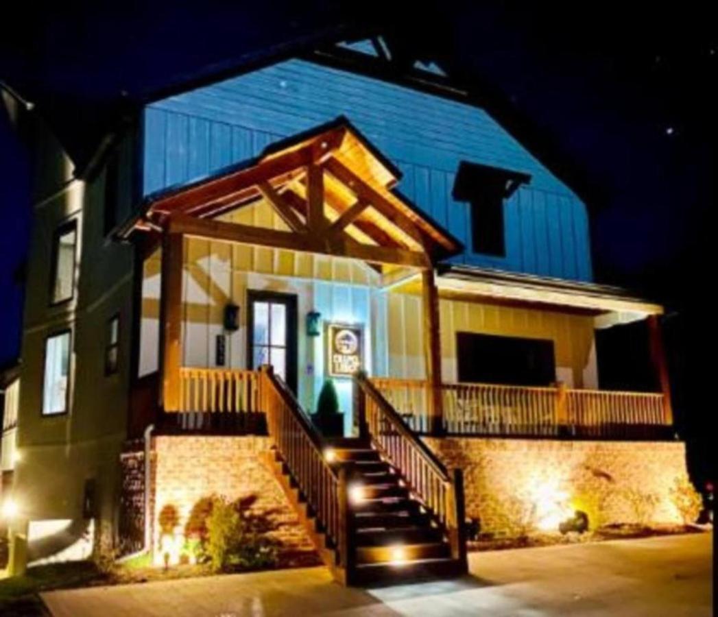 Premier Retreat With Hot Tub, Theater & Pool Table Villa Hollister ภายนอก รูปภาพ
